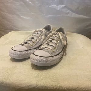 Grey and white polka dot Converse chucks